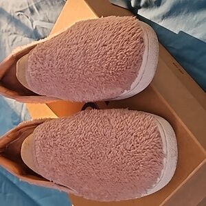 UGG Ricci Dusk Pink Slip-On Faux Fur Sheepskin Shearling Sneakers 8.5